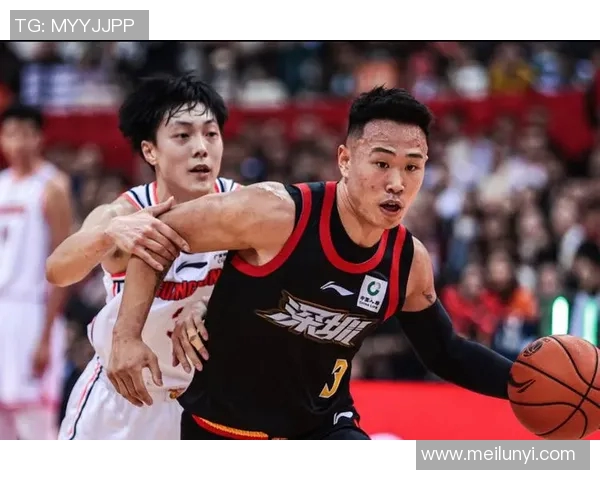 方硕的成长之路：从青年才俊到篮球场上的领军人物